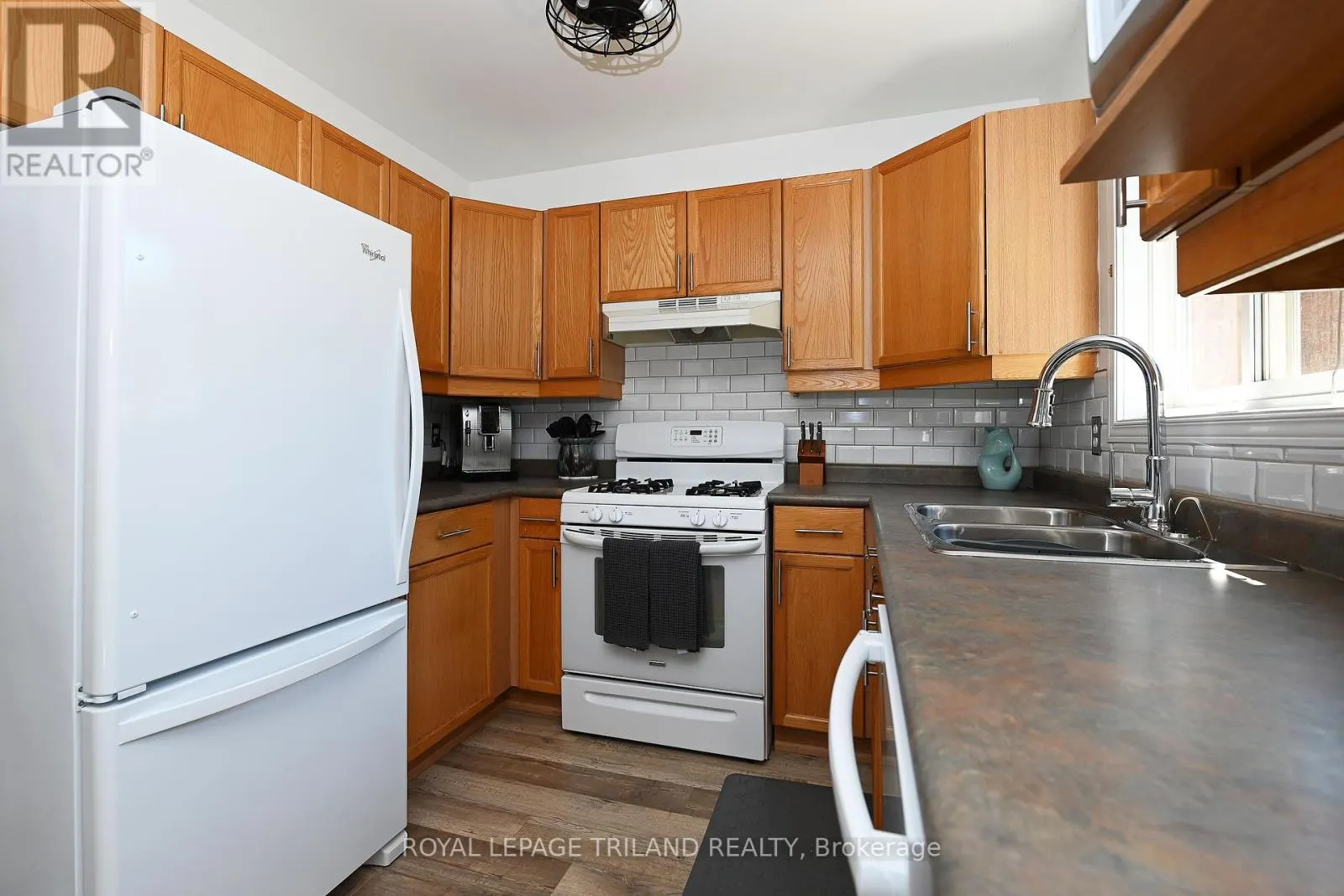 21 - 101 BROOKSIDE STREET, #21