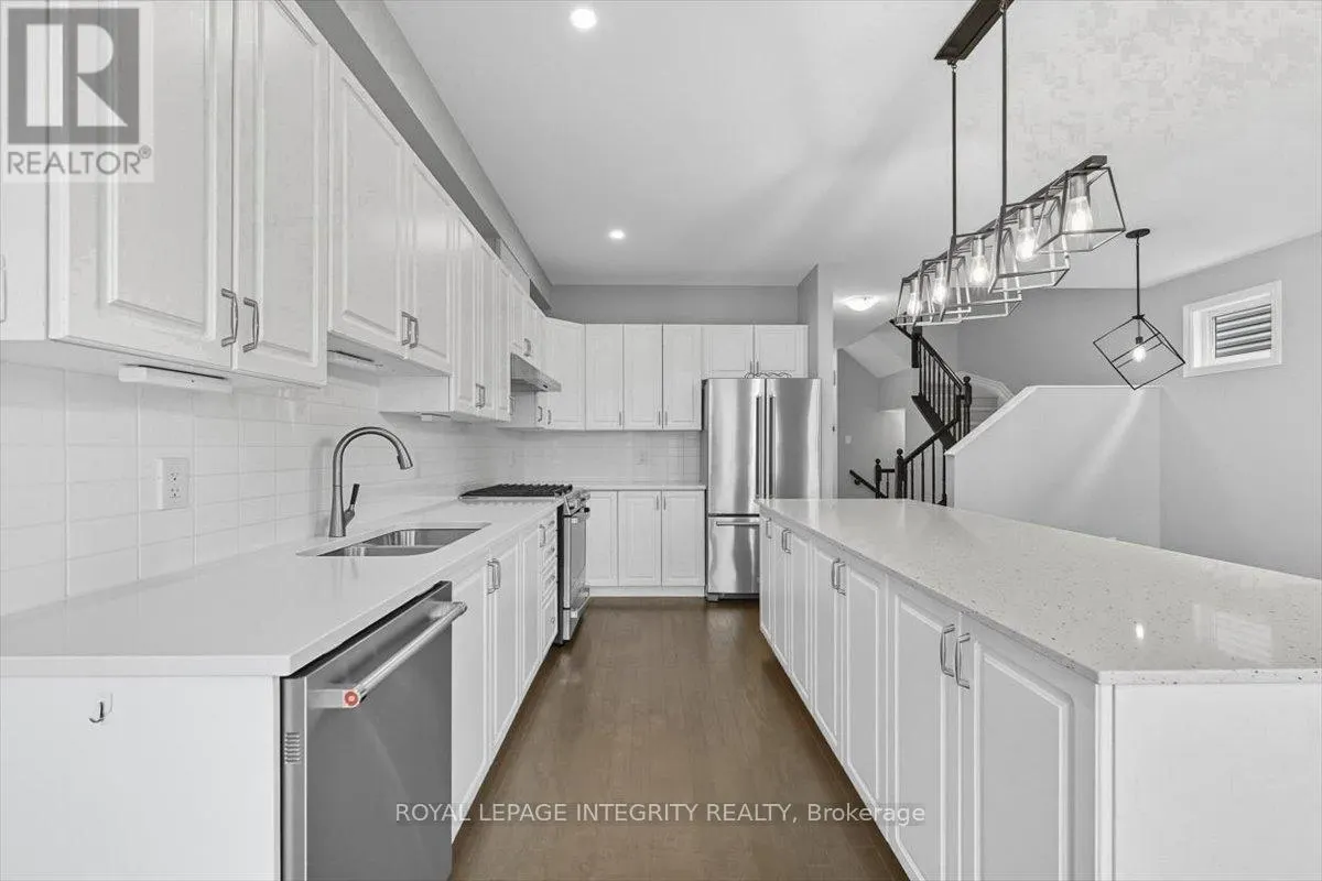 707 DES AUBEPINES DRIVE