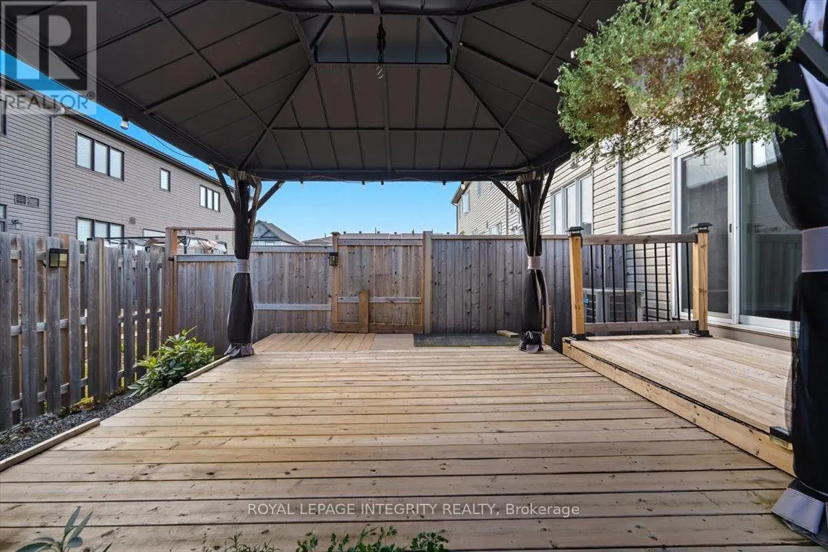 707 DES AUBEPINES DRIVE