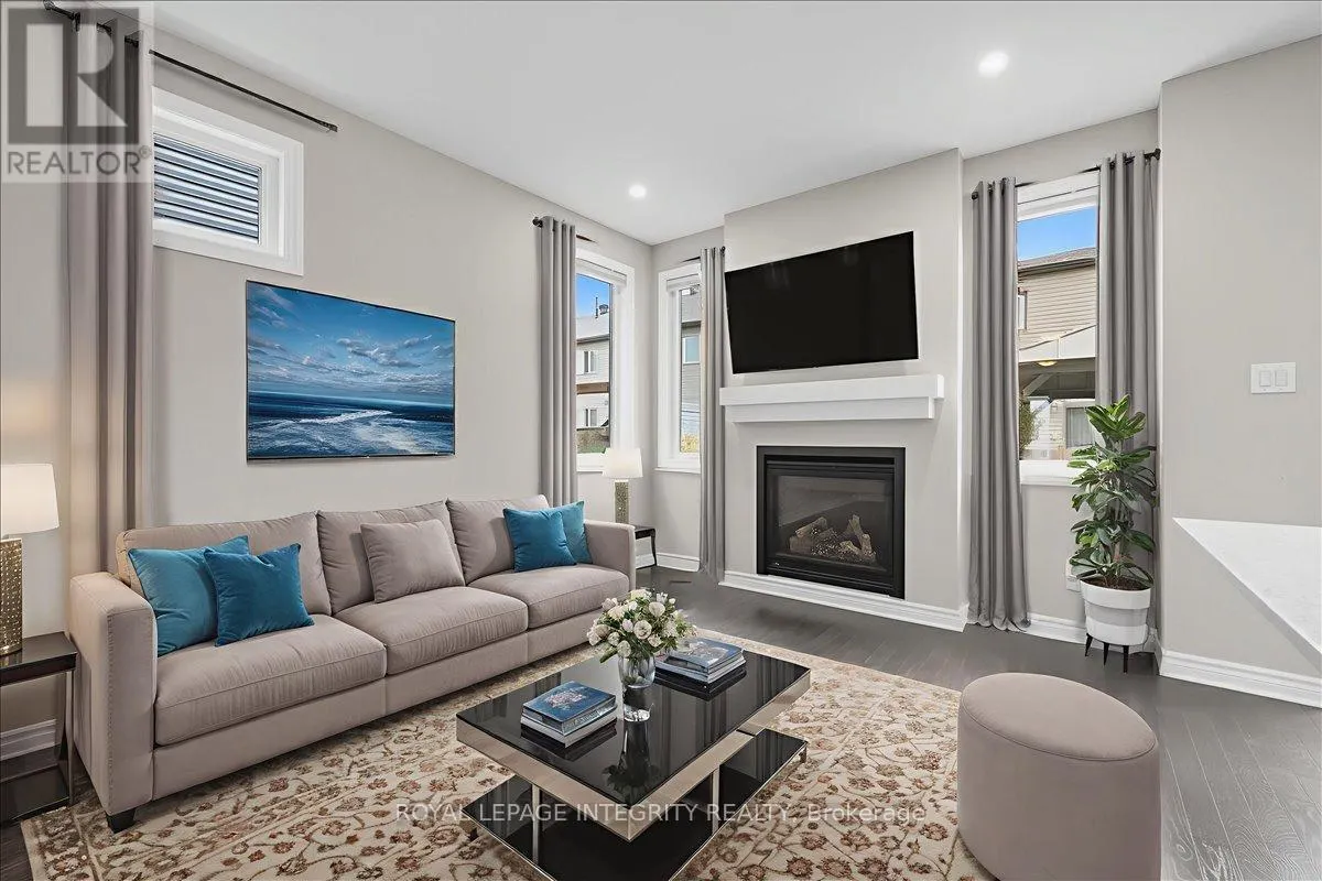 707 DES AUBEPINES DRIVE