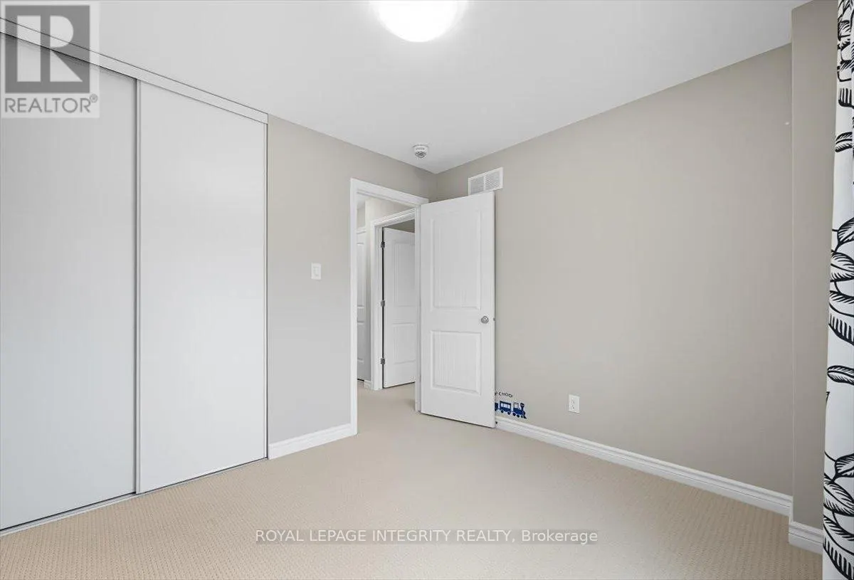 707 DES AUBEPINES DRIVE