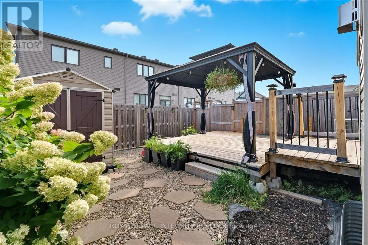 707 DES AUBEPINES DRIVE