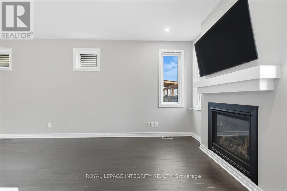 707 DES AUBEPINES DRIVE