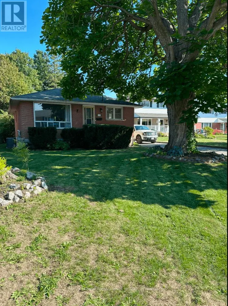 11 BRADLEY CRESCENT