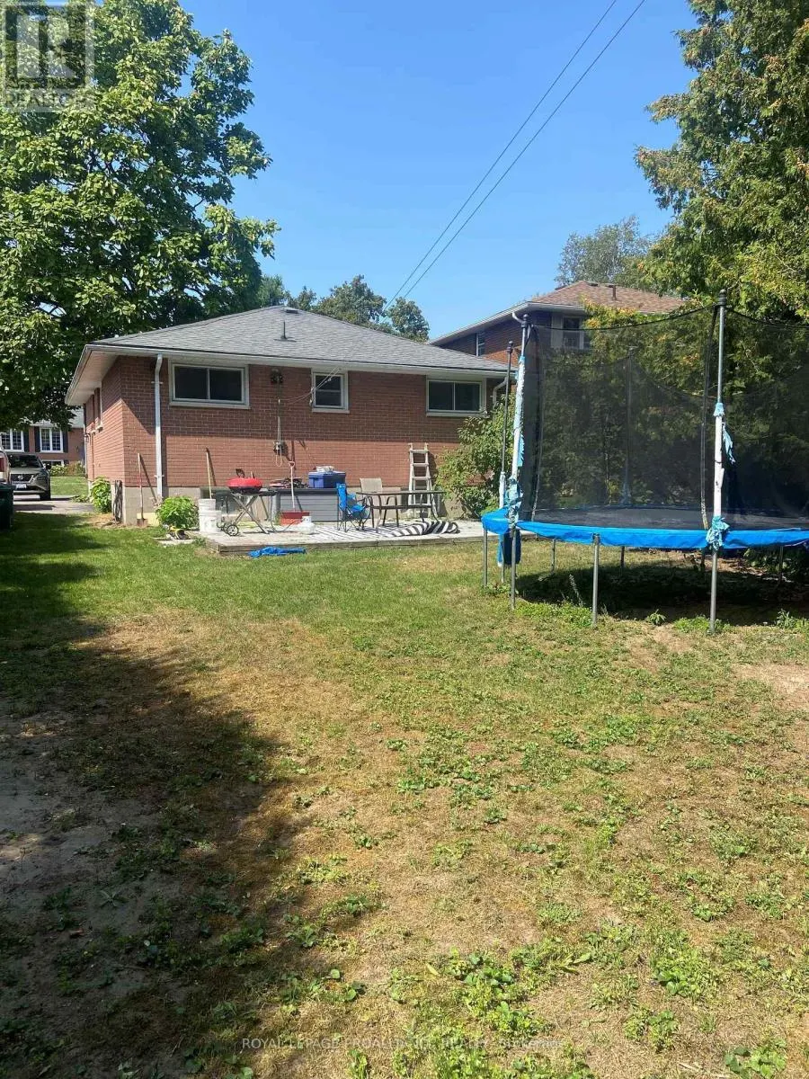 11 BRADLEY CRESCENT