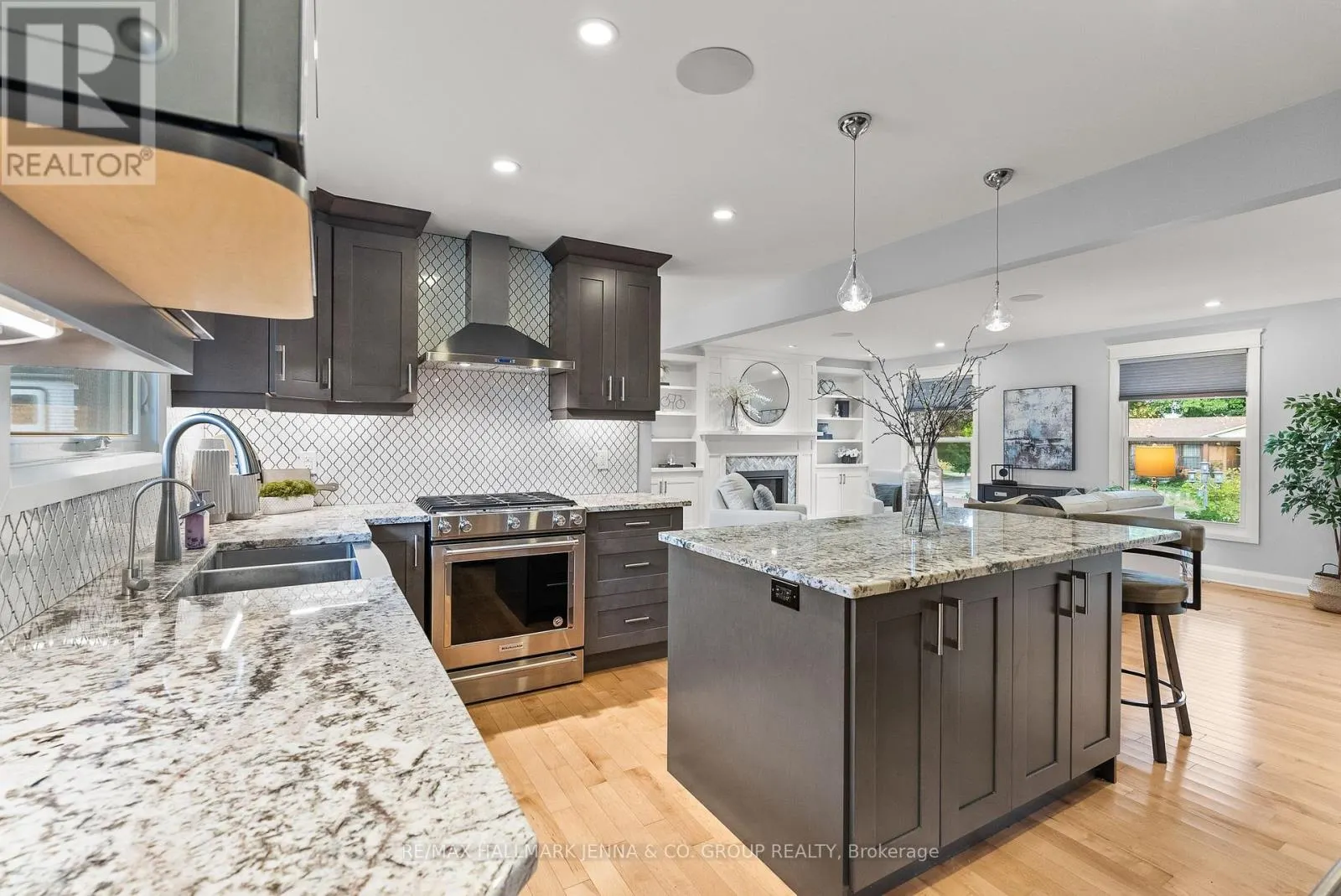6577 MICHELANGELO COURT