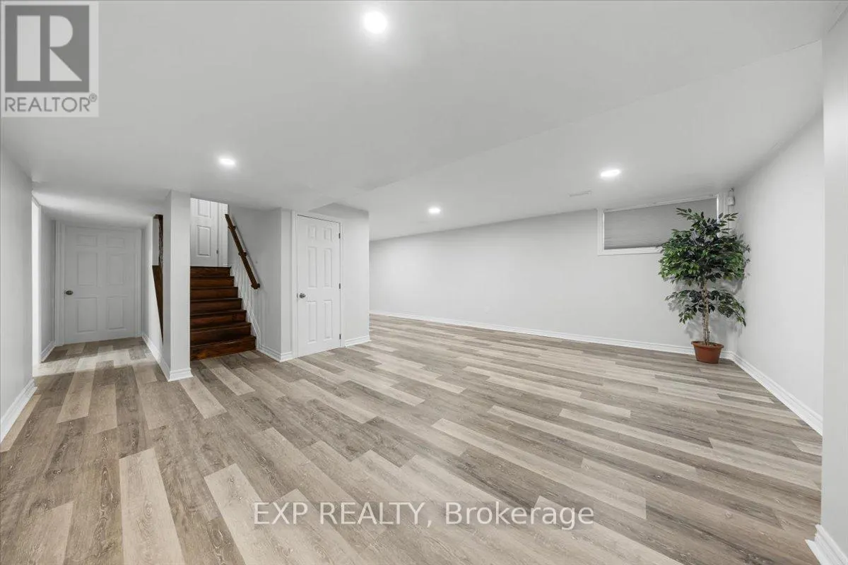 300 GRAYBURN WAY