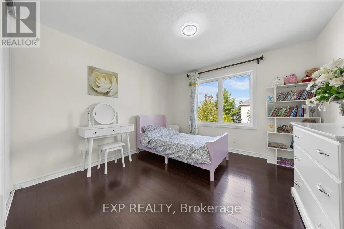300 GRAYBURN WAY