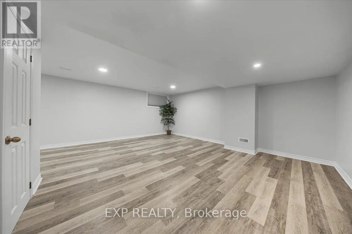 300 GRAYBURN WAY