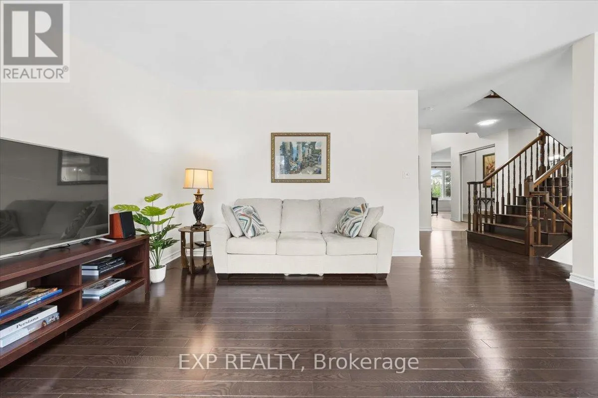300 GRAYBURN WAY