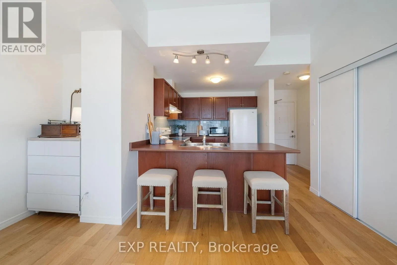 309 - 145 THIRD STREET, #309