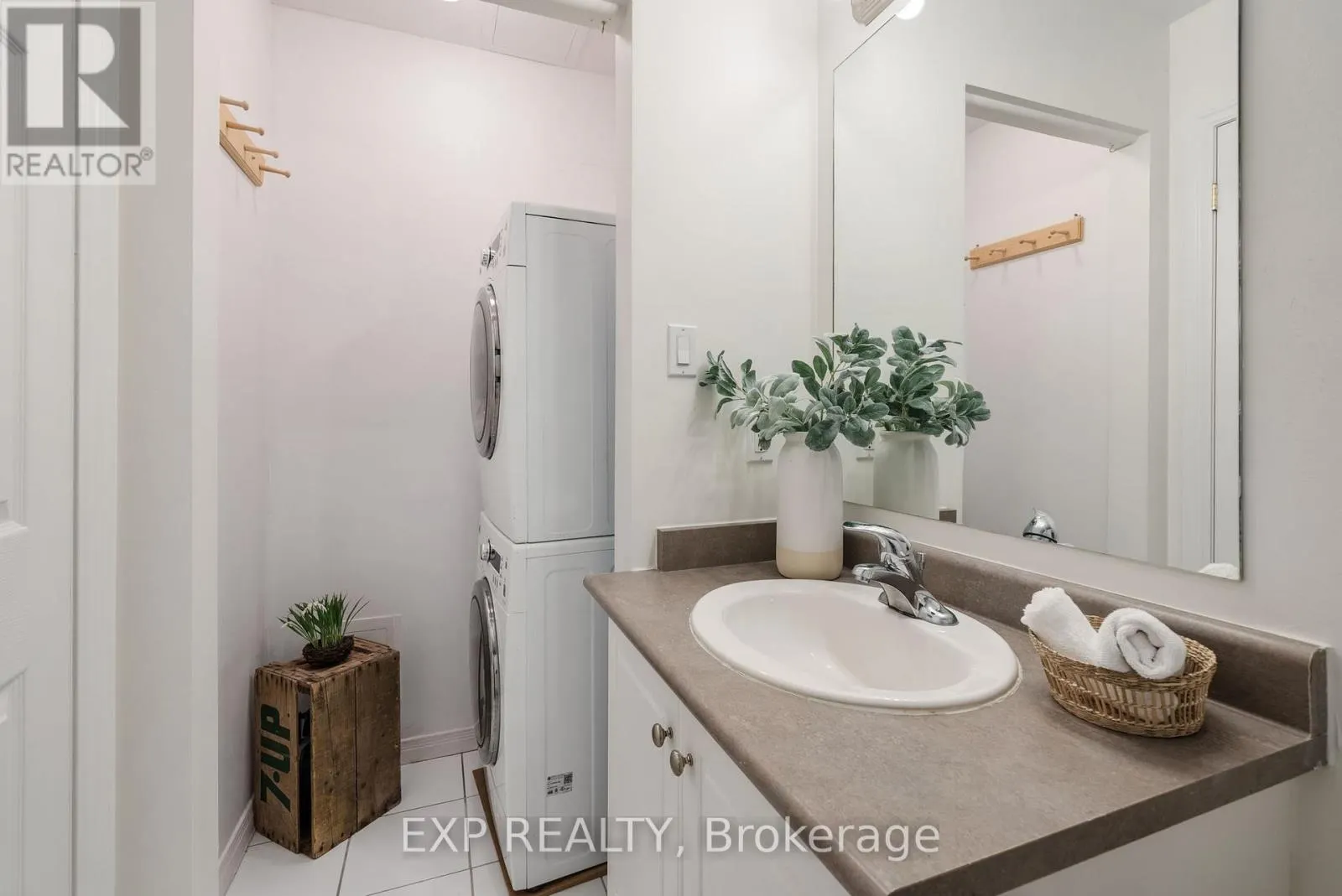 309 - 145 THIRD STREET, #309