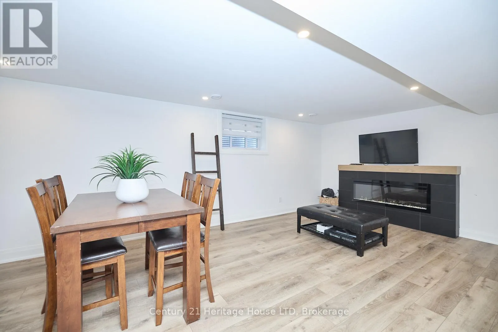 42 AQUADALE DRIVE