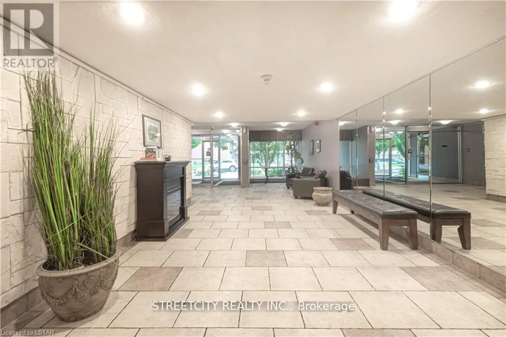 1207 - 155 KENT STREET, #1207