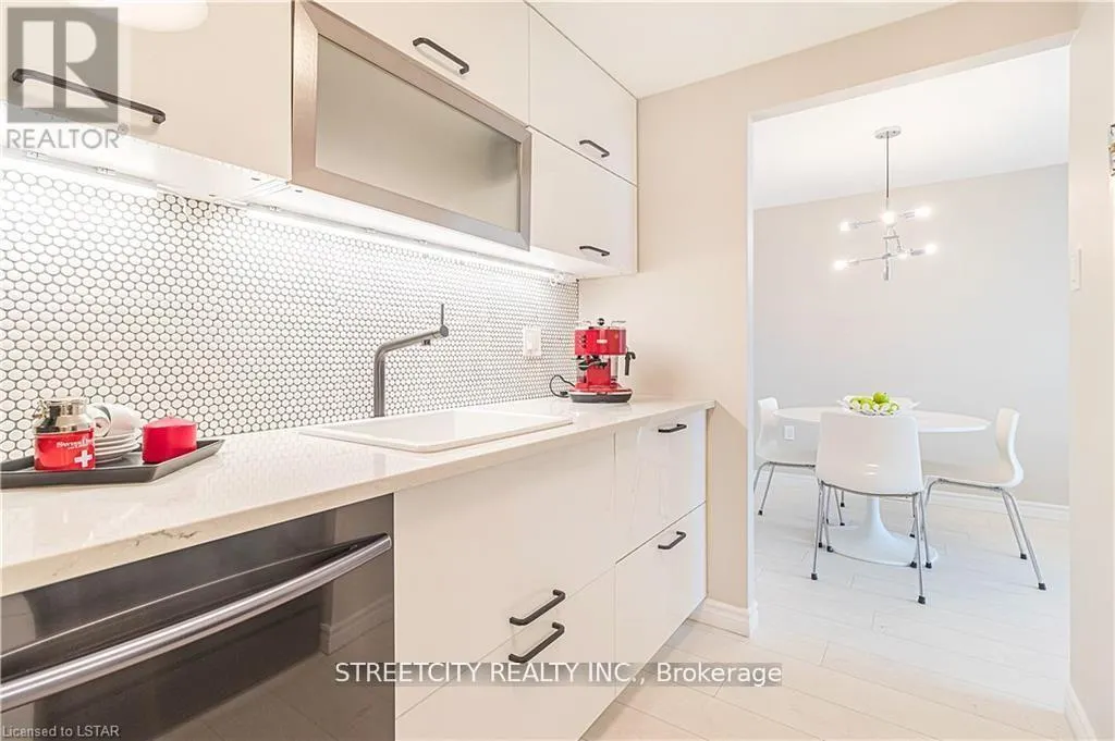 1207 - 155 KENT STREET, #1207