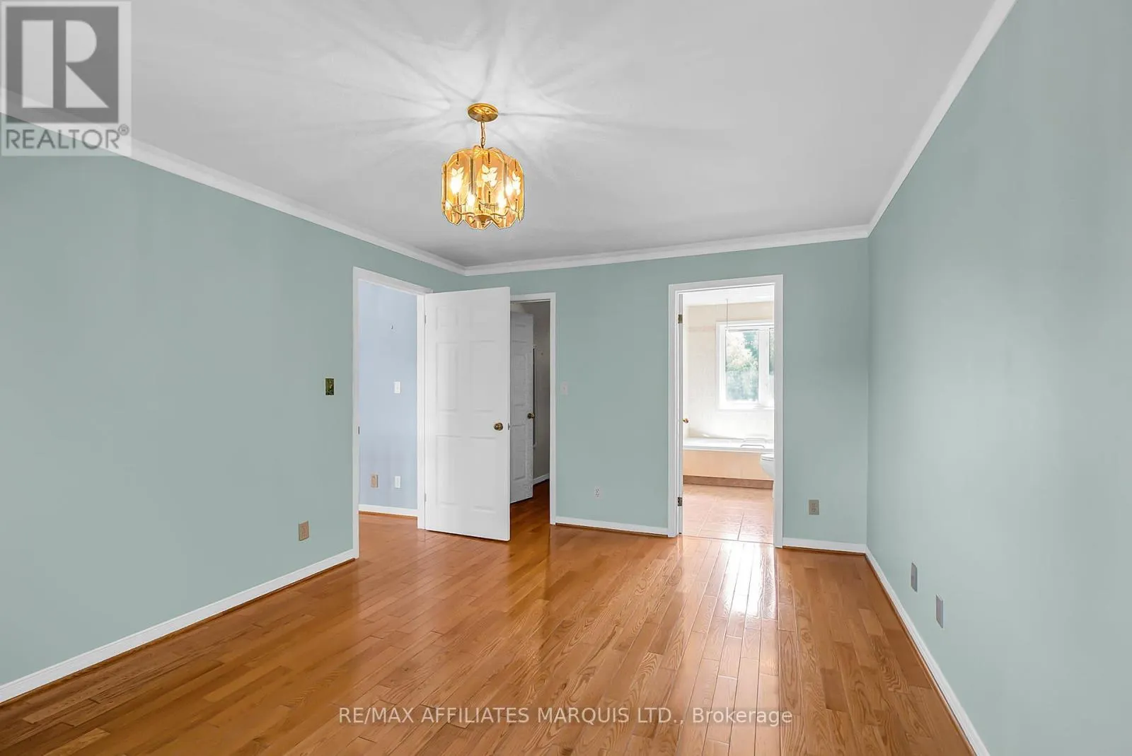 5479 POPLAR AVENUE