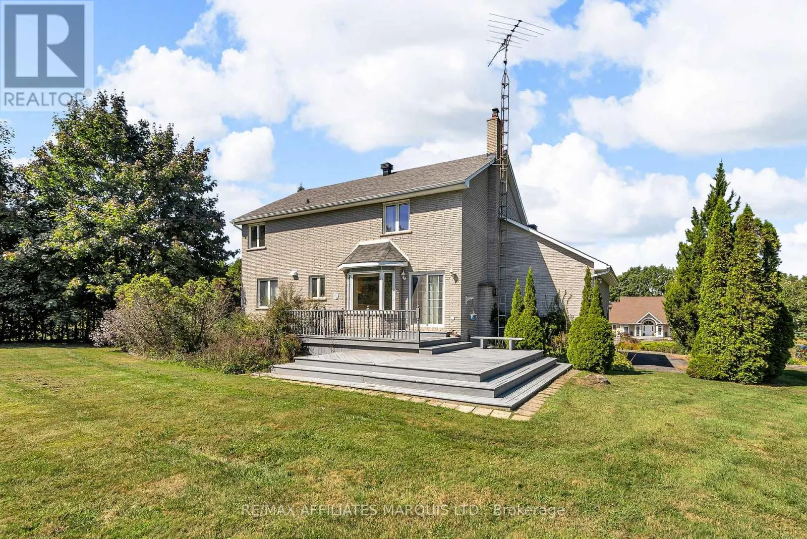 5479 POPLAR AVENUE