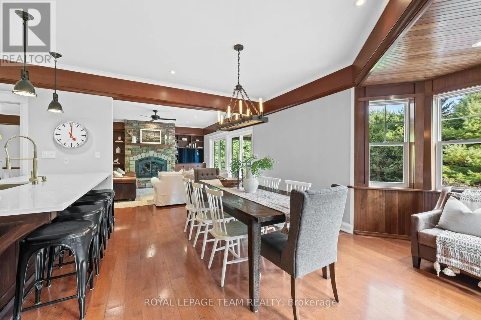 1560 MALEY LANE