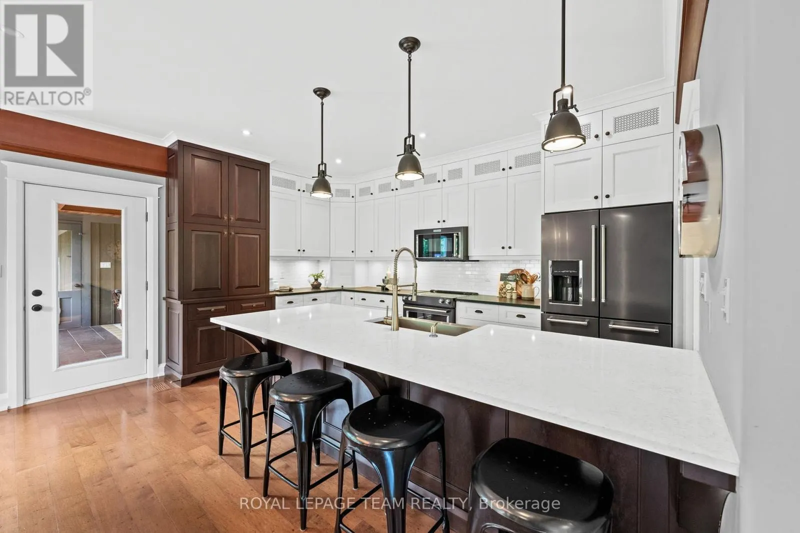 1560 MALEY LANE