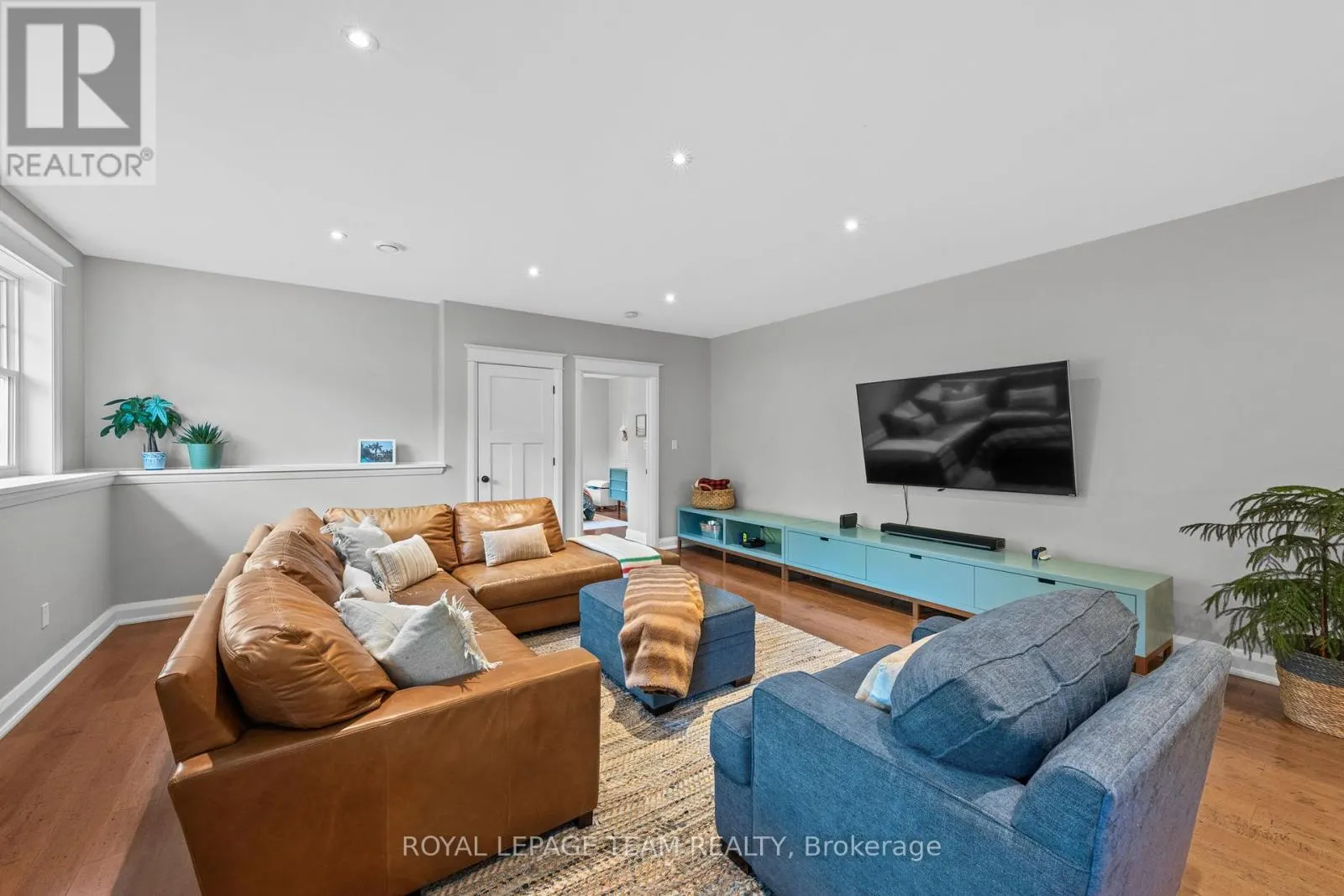 1560 MALEY LANE