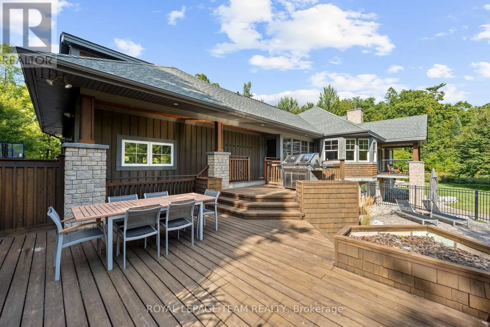 1560 MALEY LANE