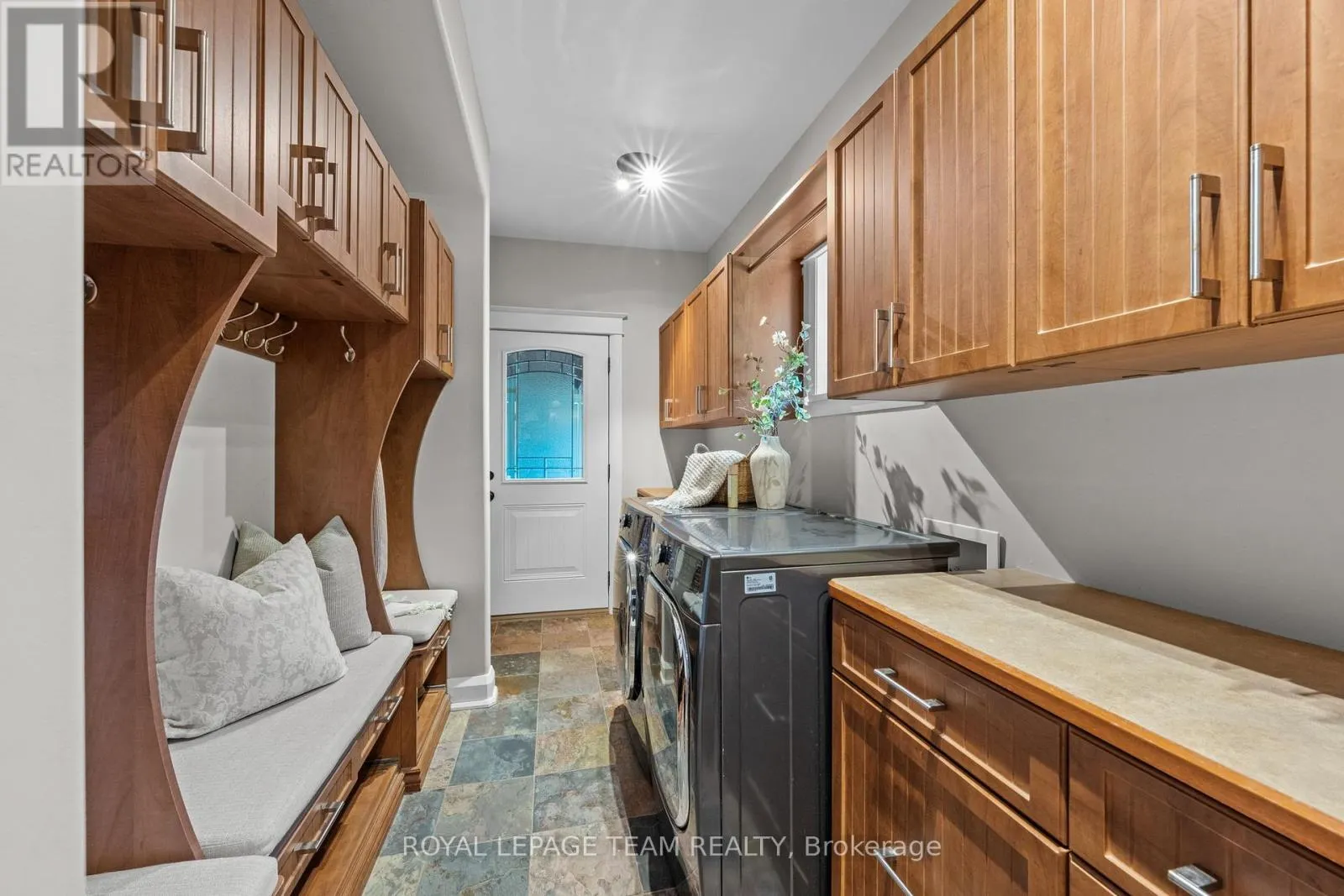 1560 MALEY LANE
