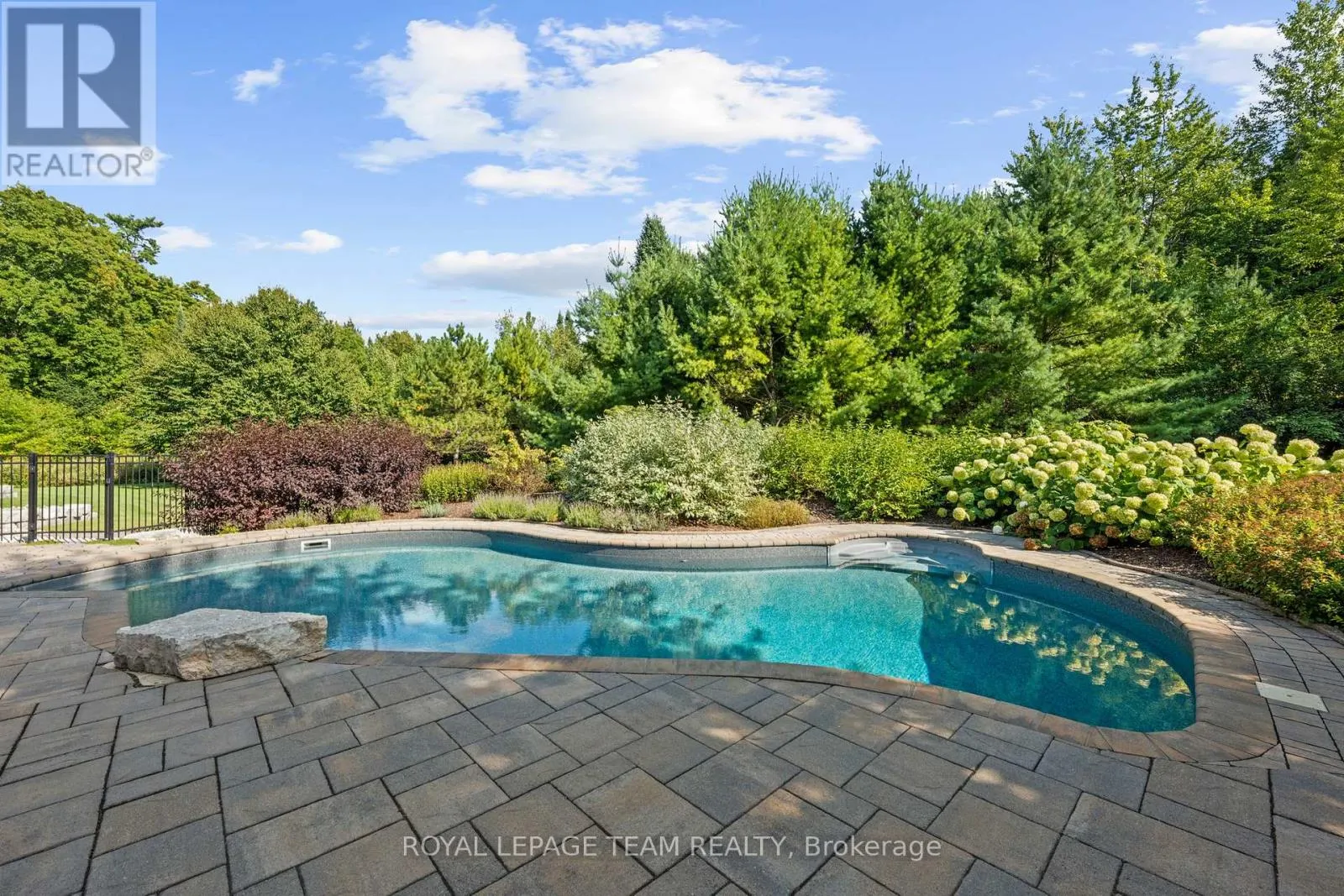 1560 MALEY LANE