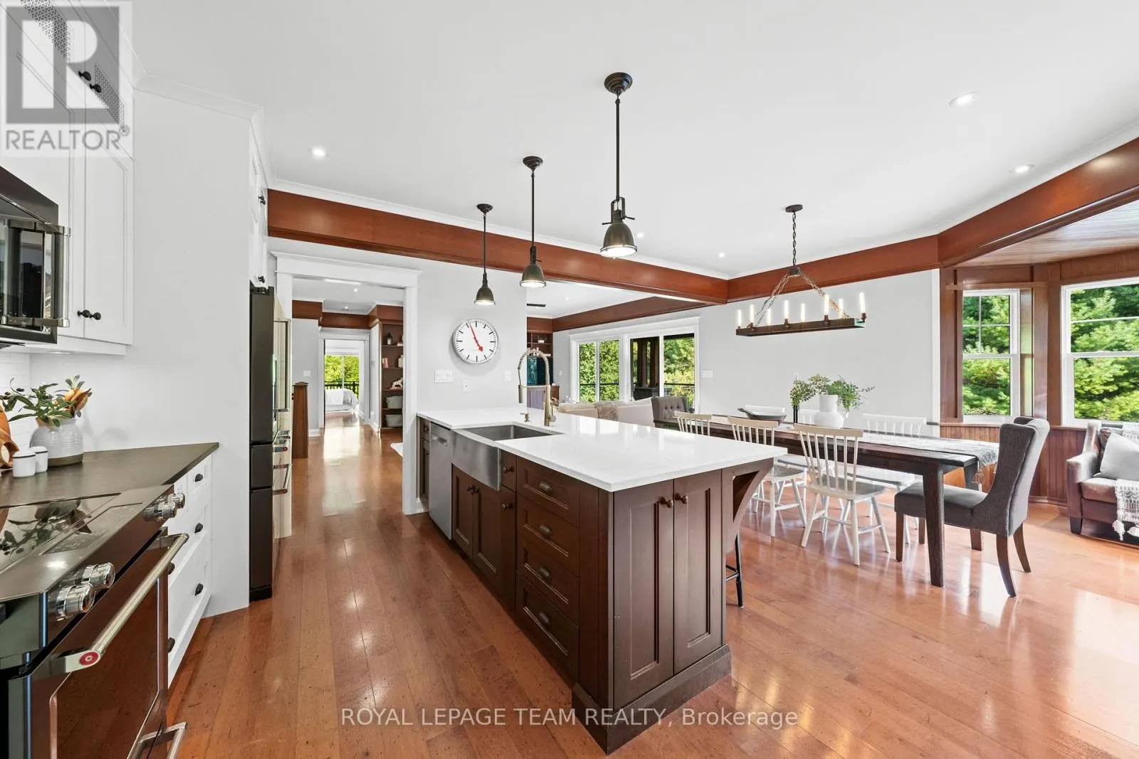 1560 MALEY LANE