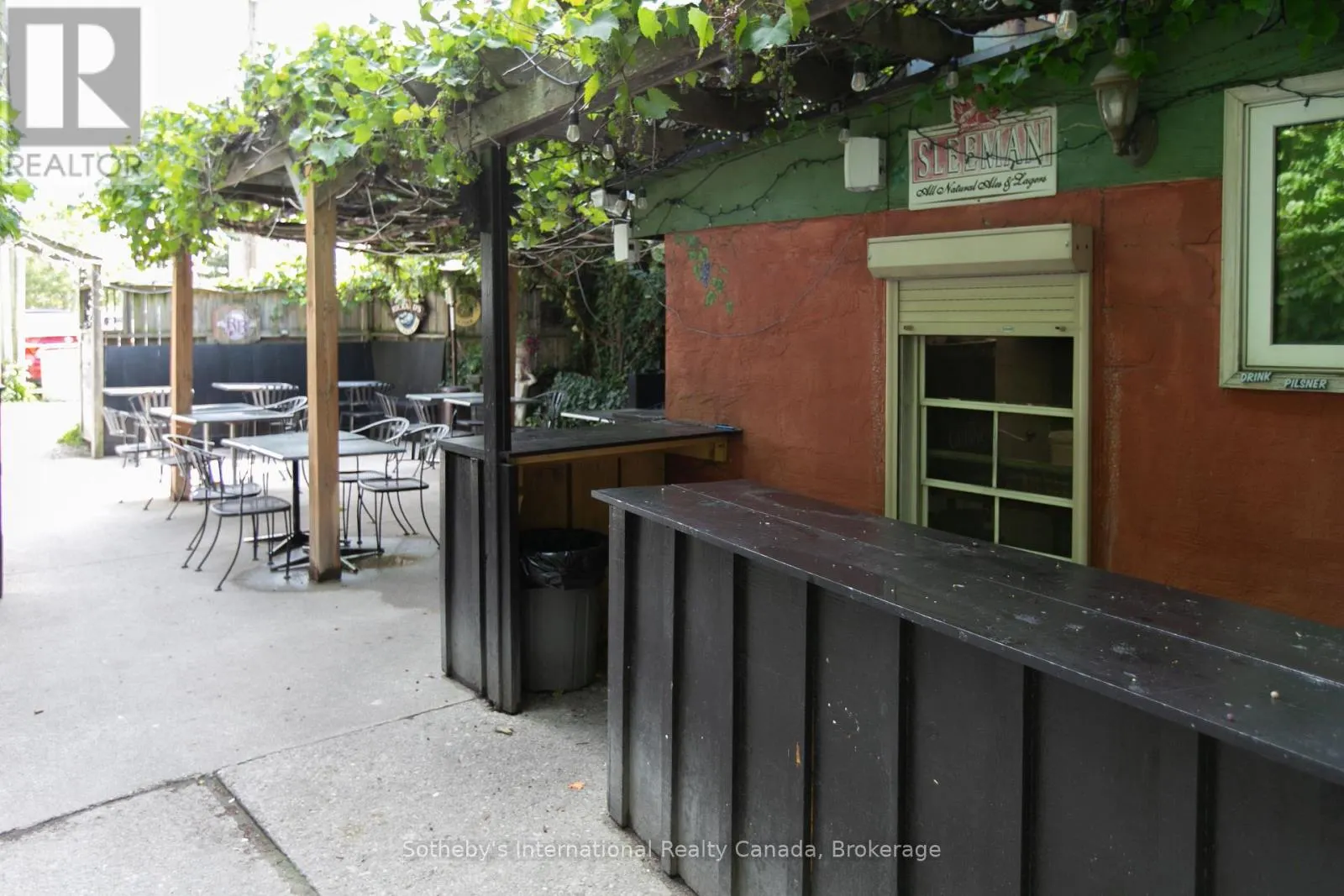 261 9TH STREET E