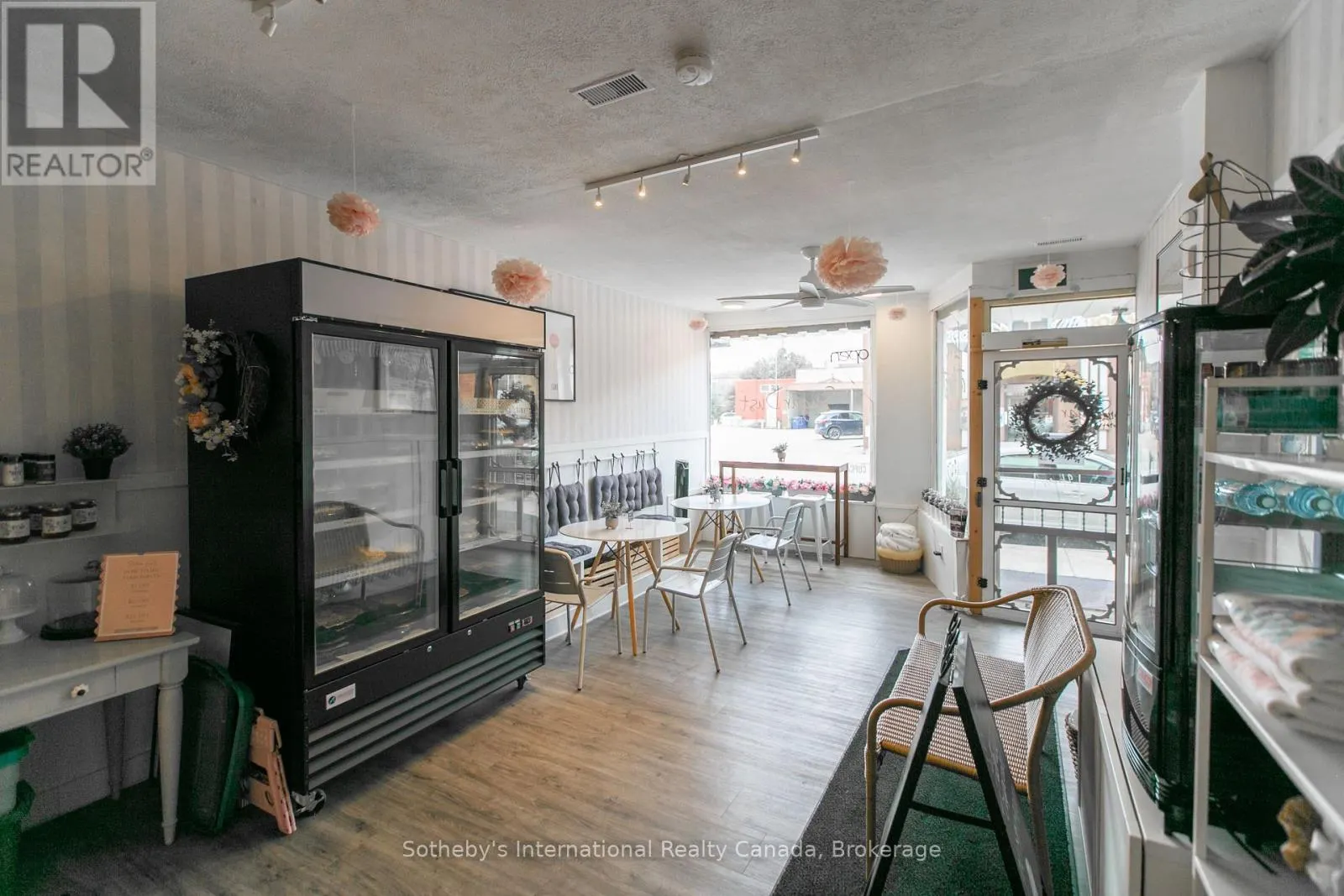261 9TH STREET E