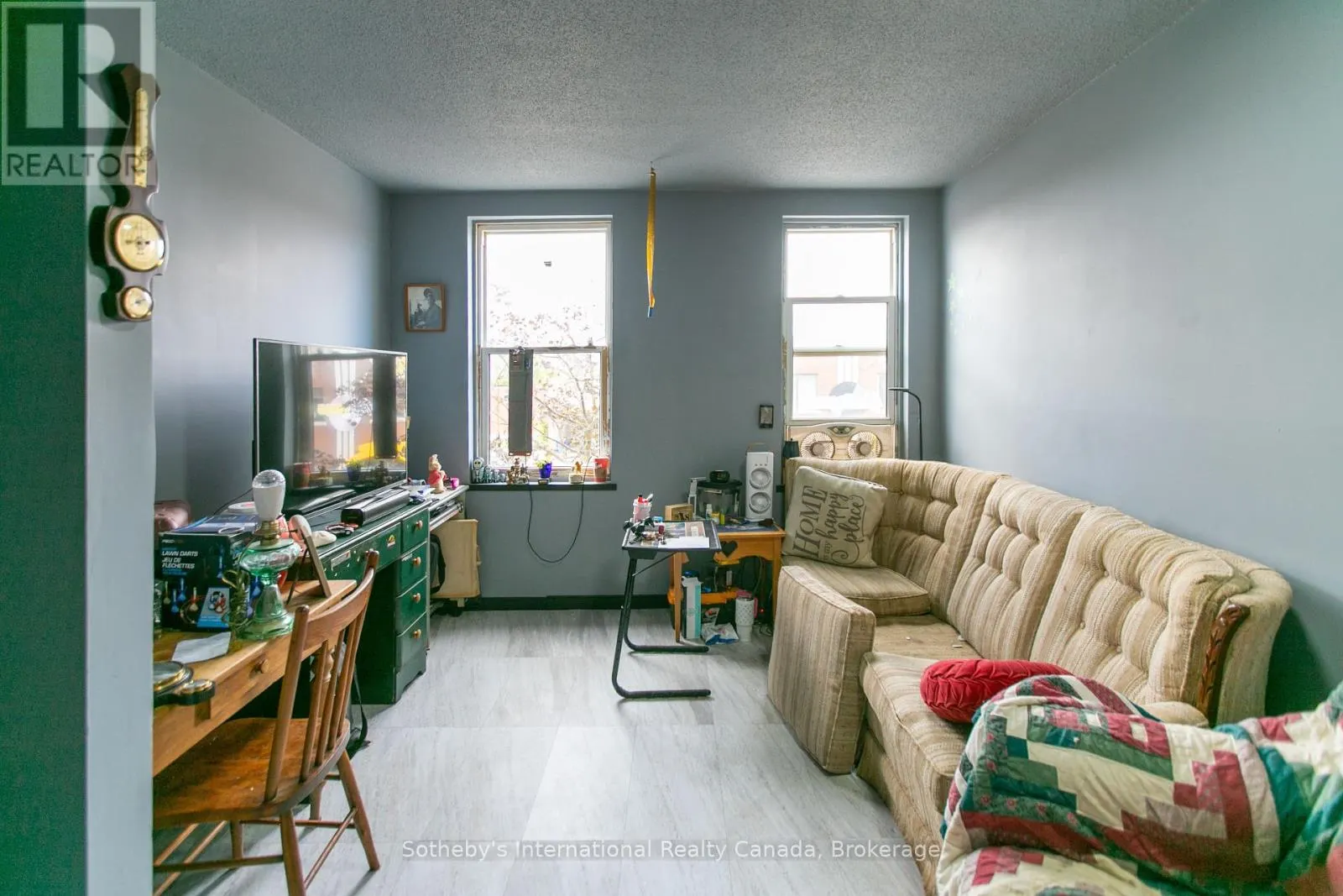 261 9TH STREET E
