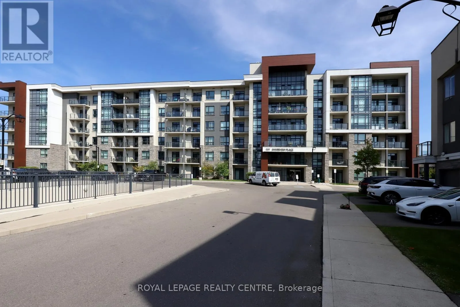 429 - 101 SHOREVIEW PLACE