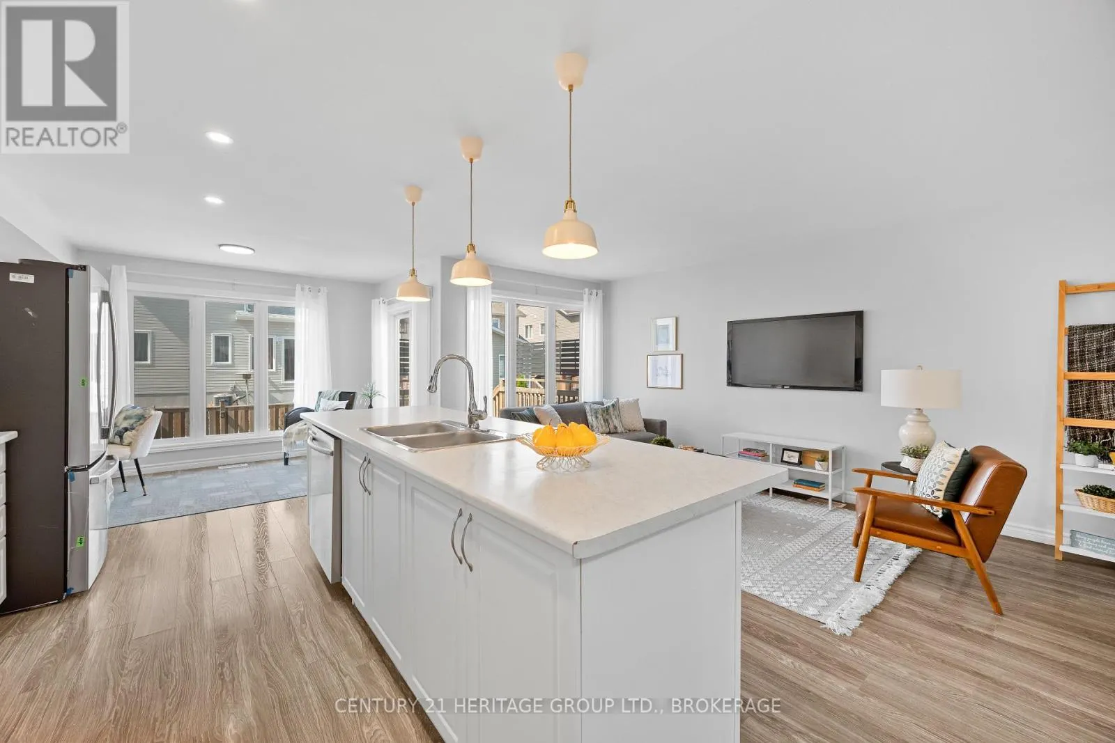 1437 MONARCH DRIVE