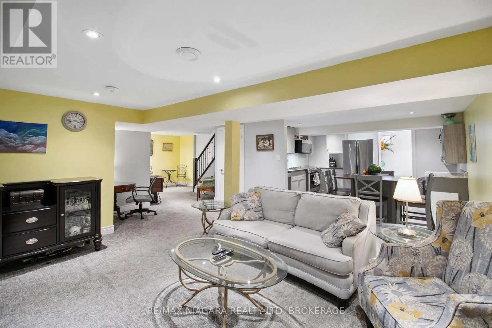 15 SWAN DRIVE