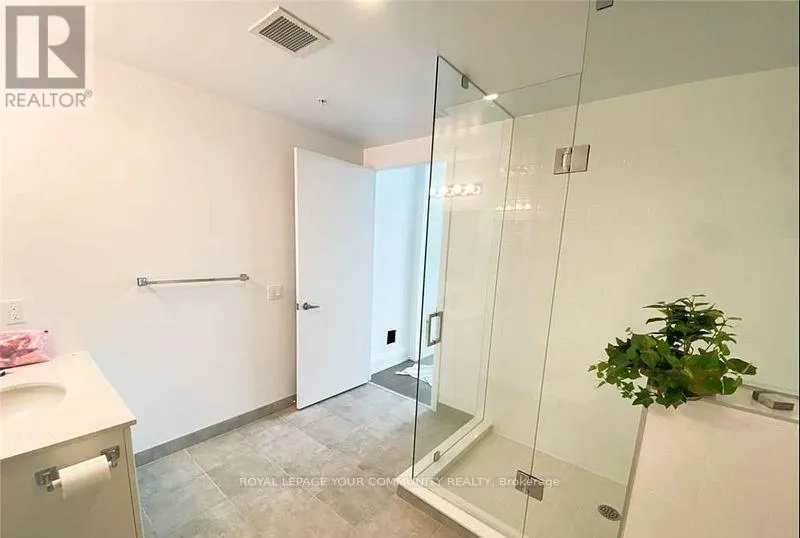 807 - 7711 GREEN VISTA GATE