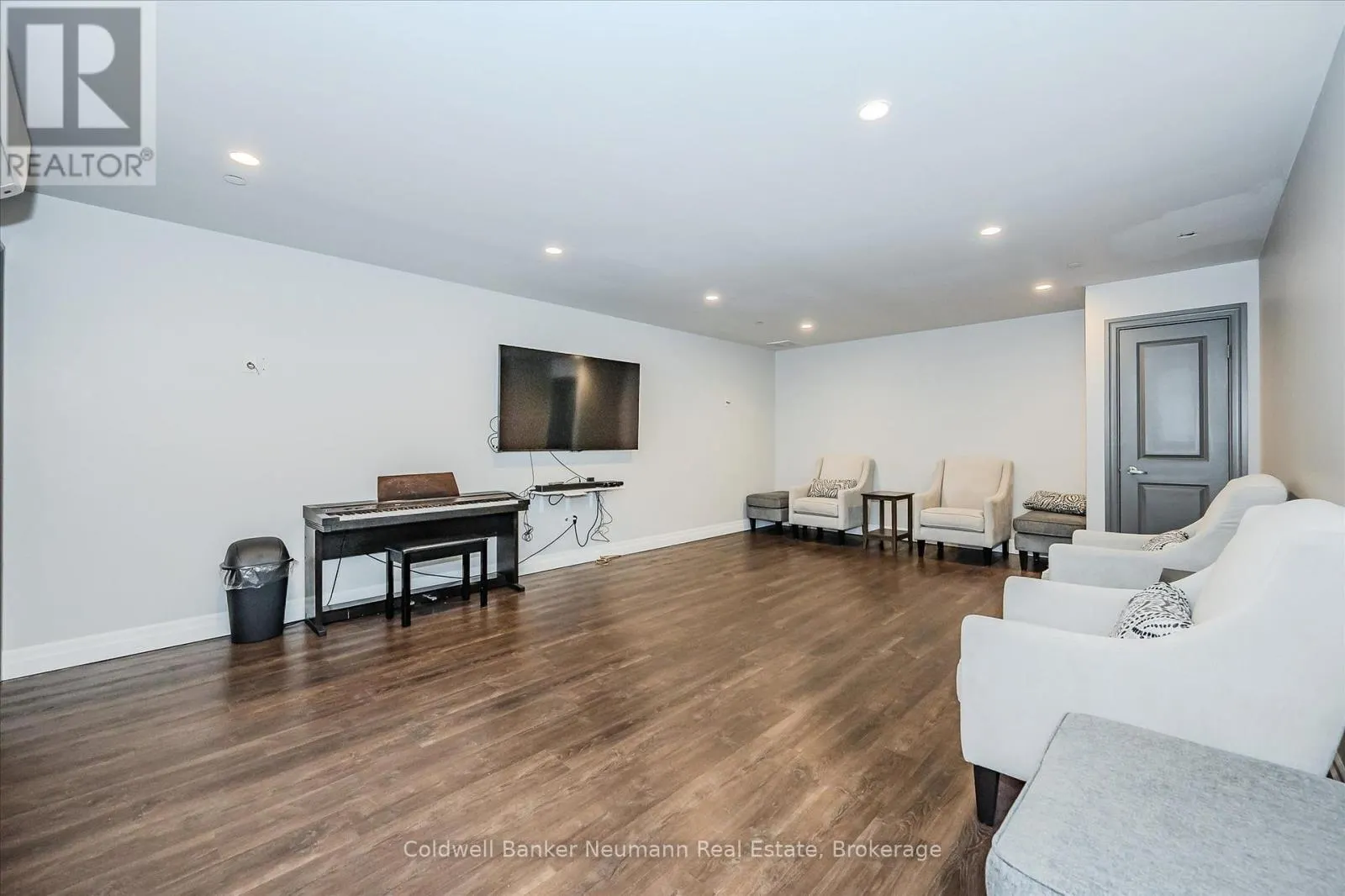 1408 - 160 MACDONELL STREET, #1408