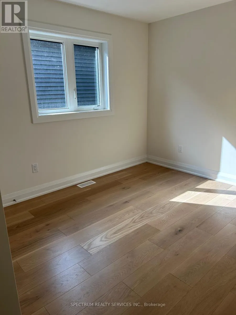 3 MCKERNAN AVENUE
