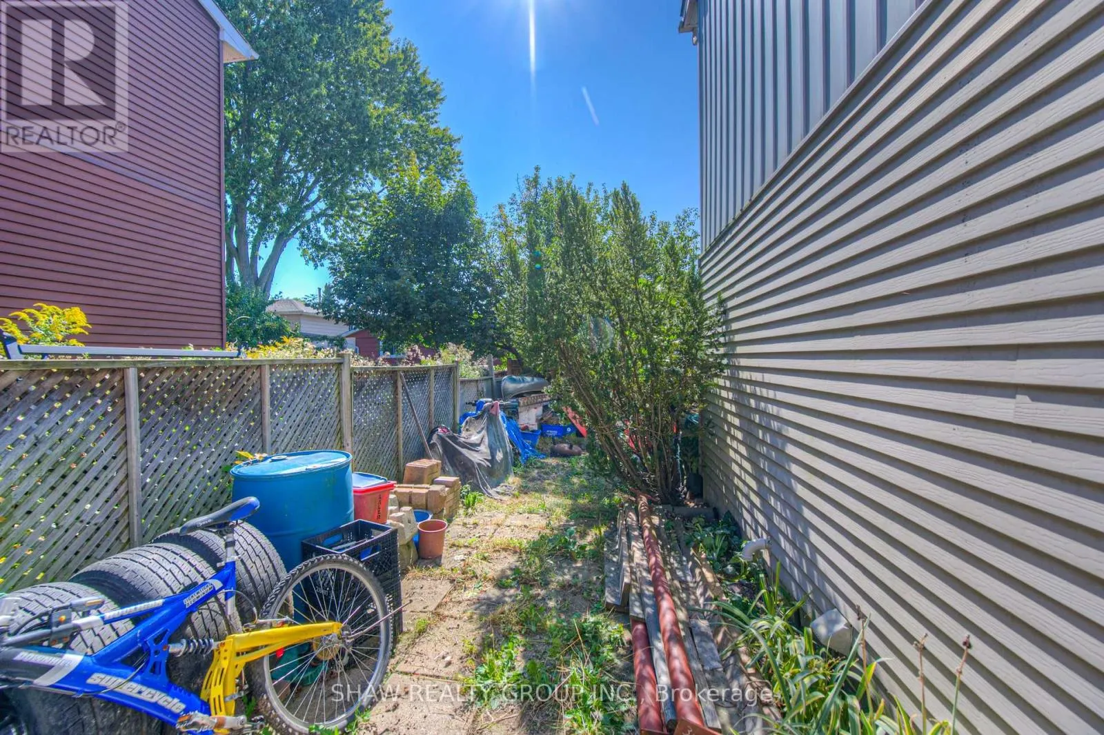 61 HILLBROOK CRESCENT