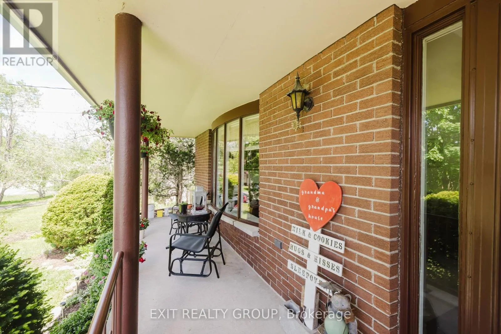 152 CHATTERTON VALLEY CRESCENT