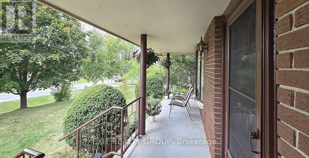 152 CHATTERTON VALLEY CRESCENT