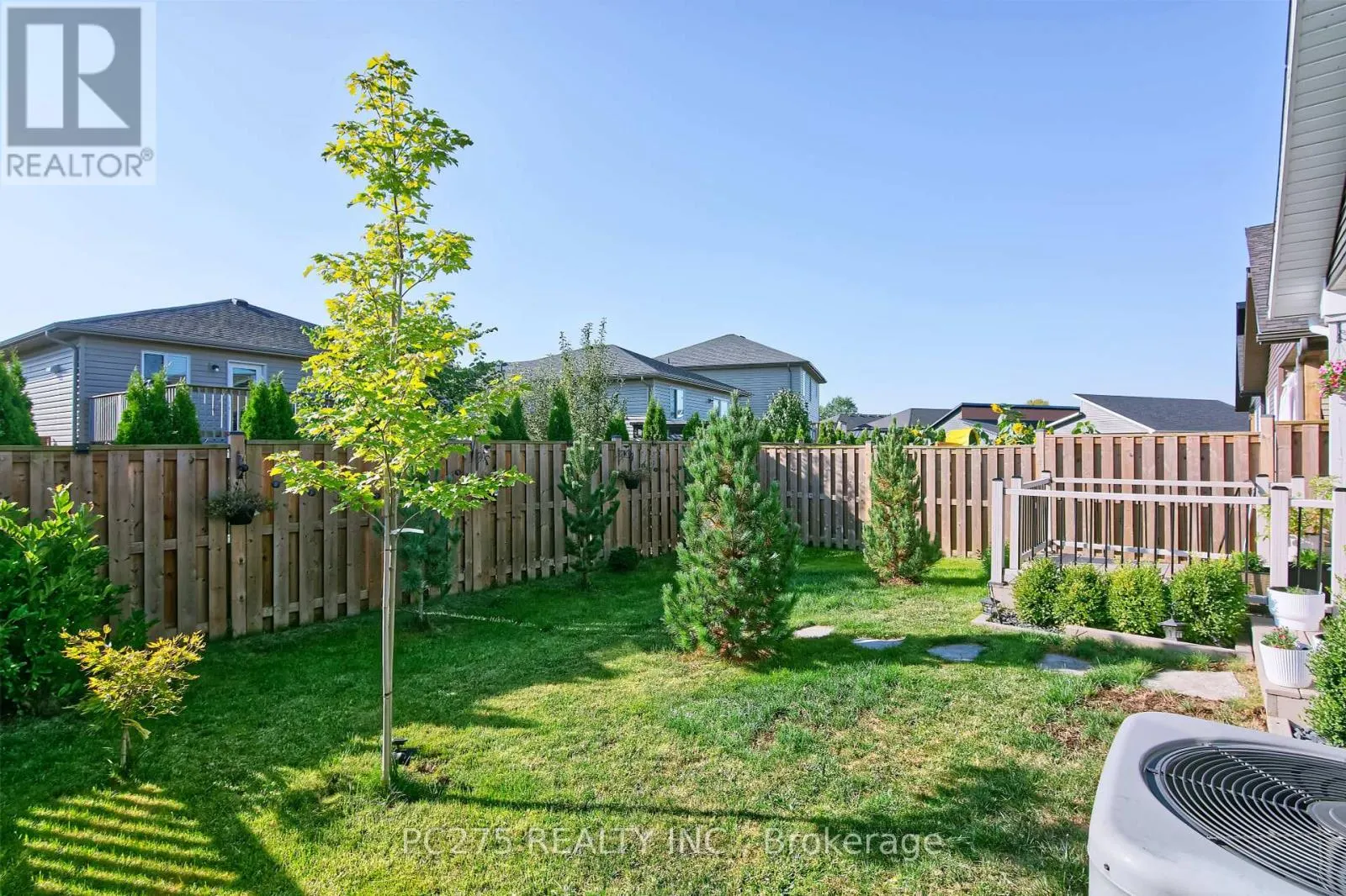 133 MOONSTONE CRESCENT