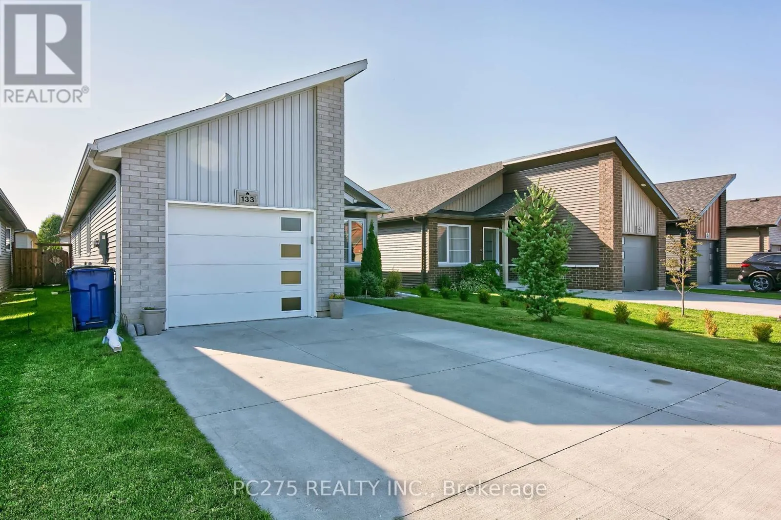 133 MOONSTONE CRESCENT