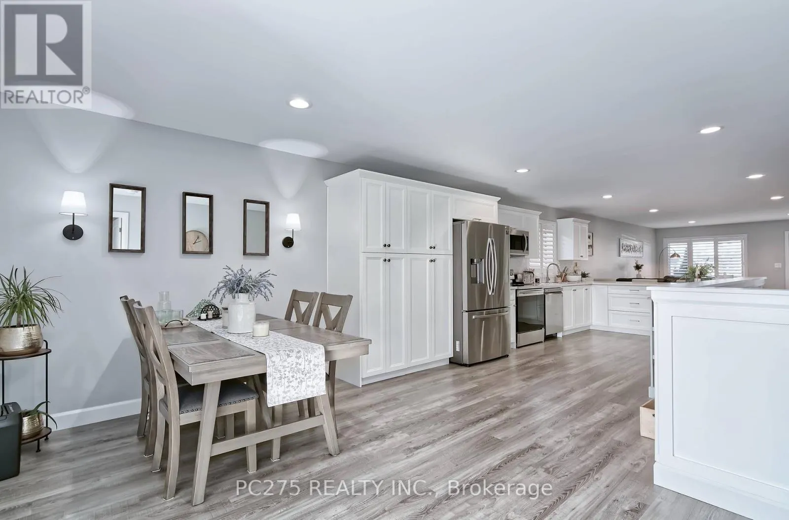 133 MOONSTONE CRESCENT