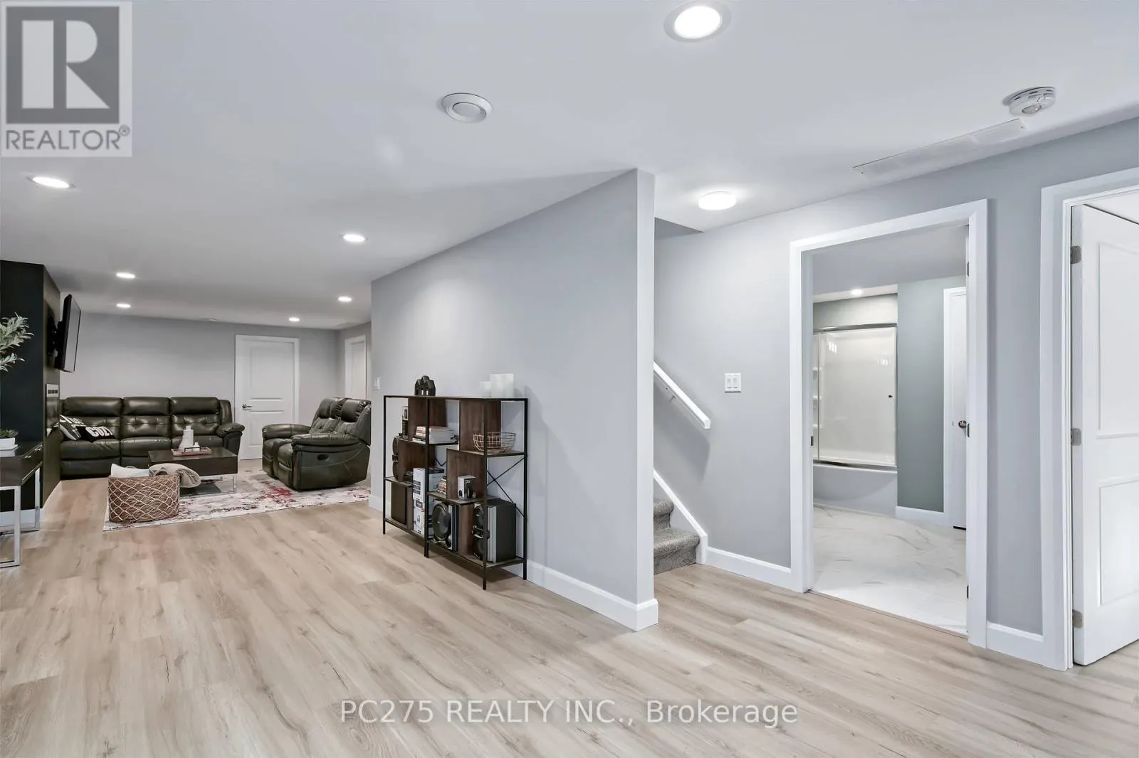 133 MOONSTONE CRESCENT