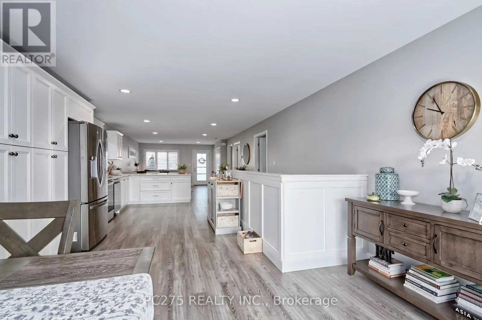 133 MOONSTONE CRESCENT