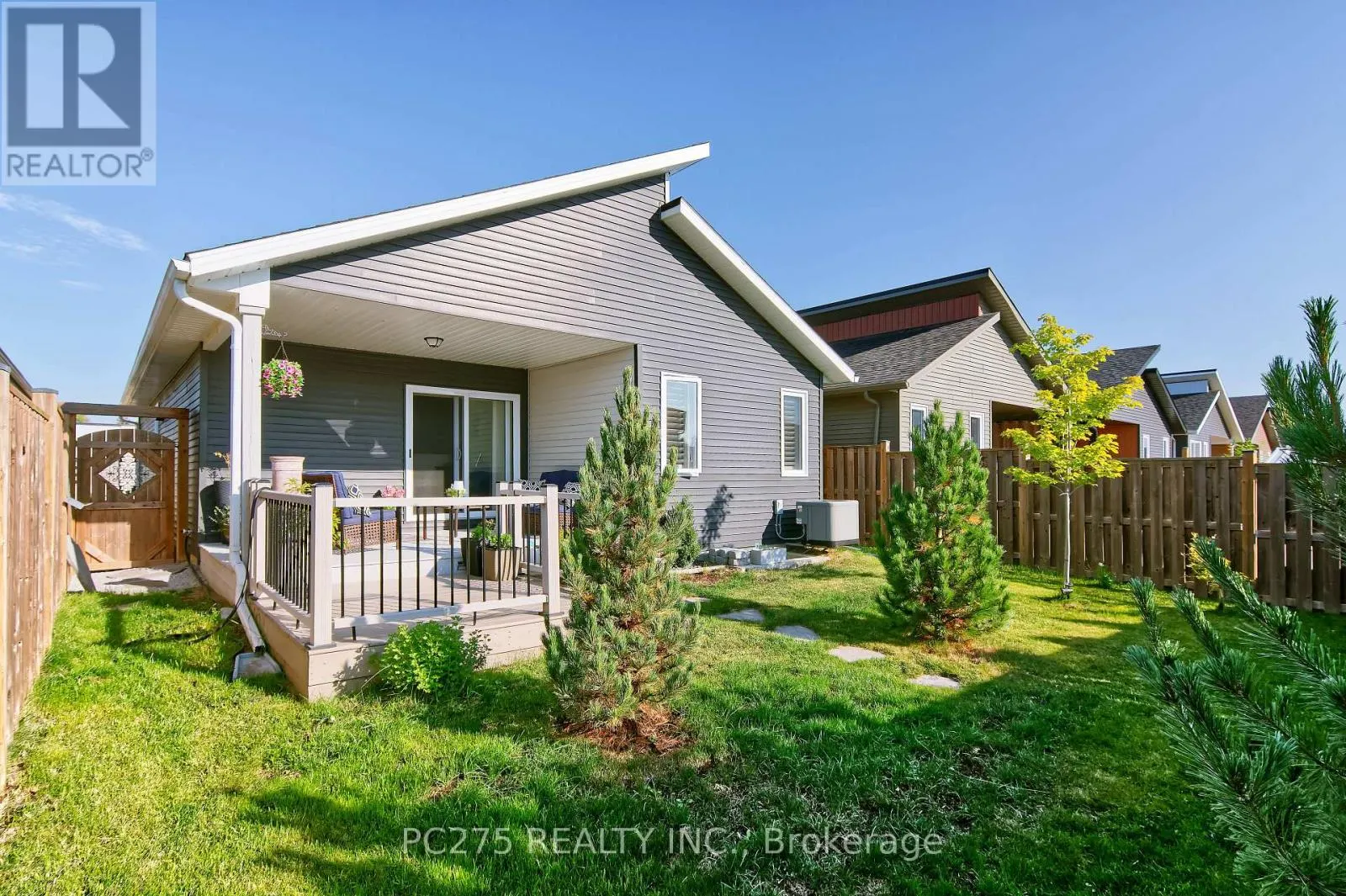 133 MOONSTONE CRESCENT