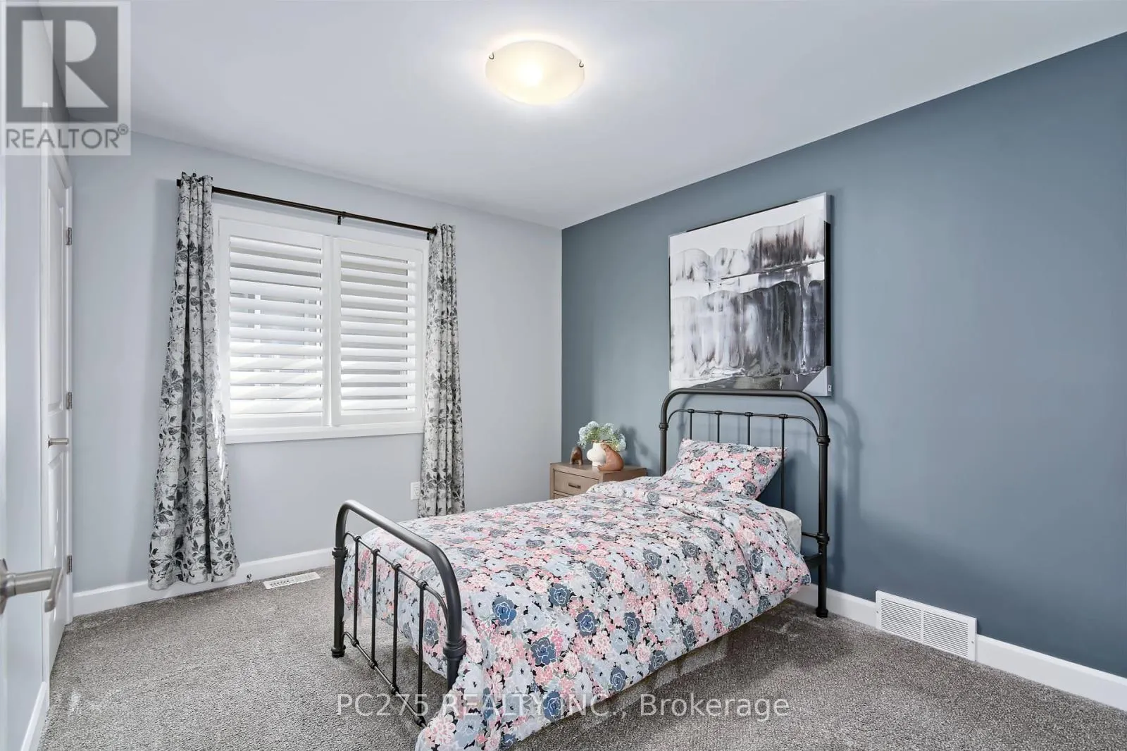 133 MOONSTONE CRESCENT