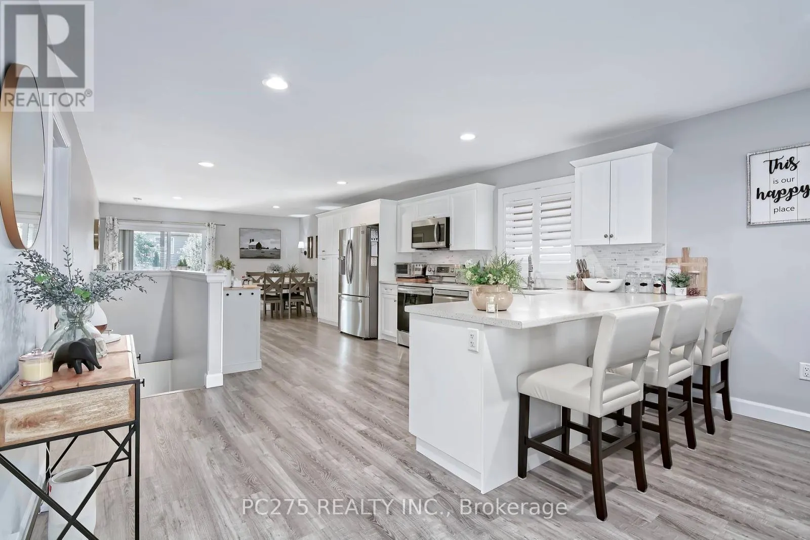 133 MOONSTONE CRESCENT