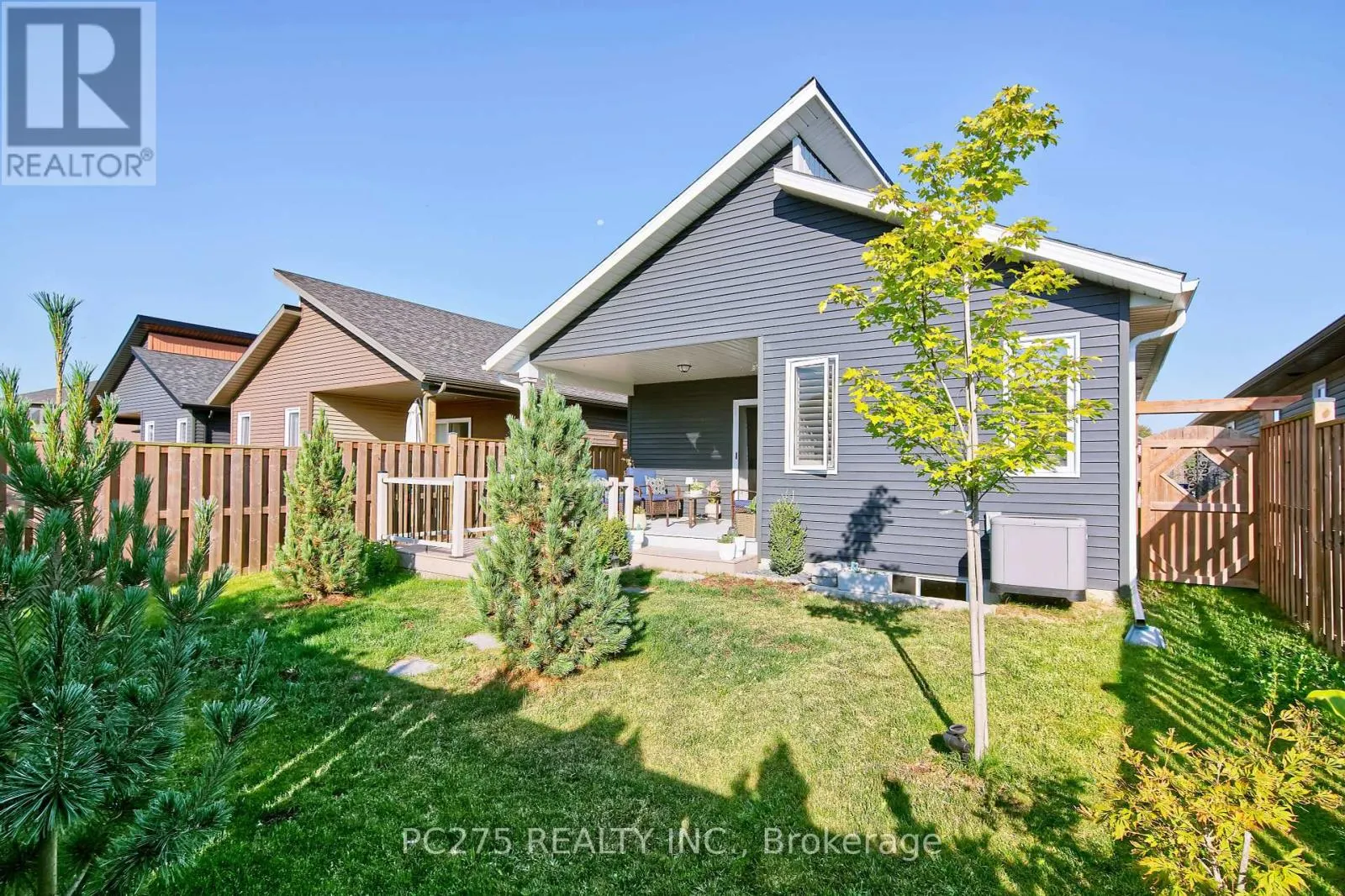 133 MOONSTONE CRESCENT