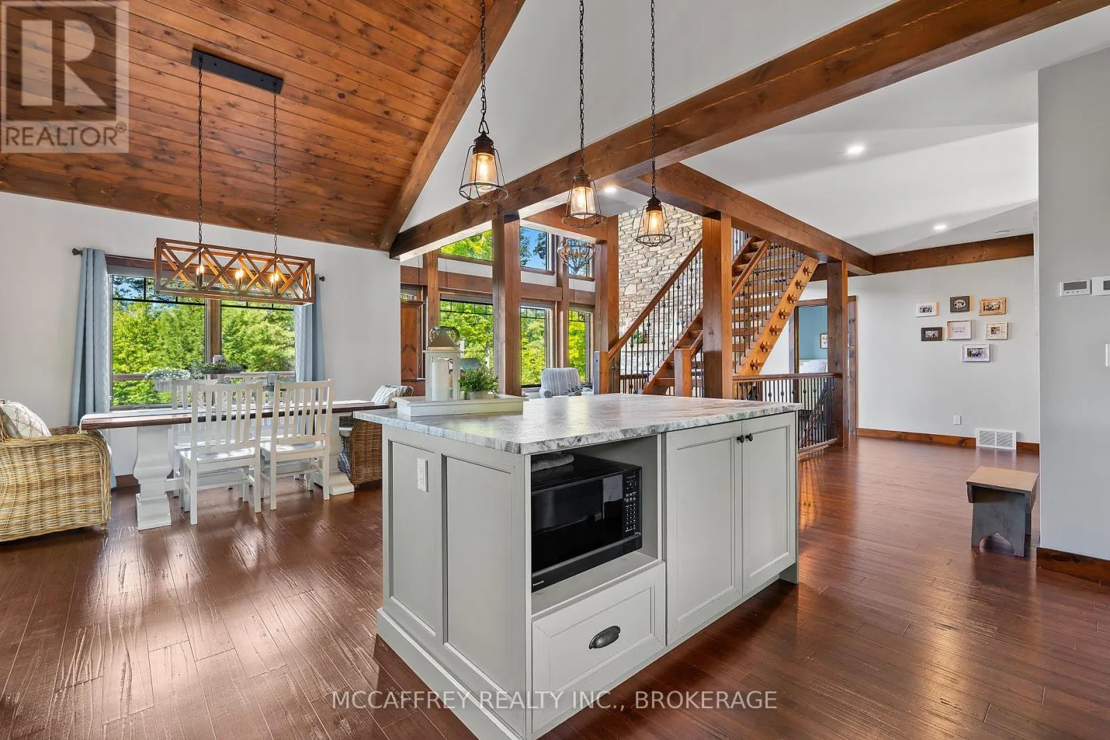 840 LONGS LANE